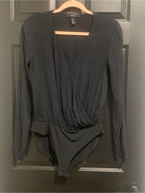 Forever 21 | Black Long-Sleeve Wrap Bodysuit | Sz M